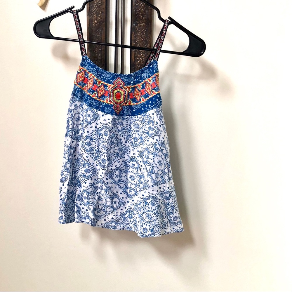 Summer print tank top ☀️🌈